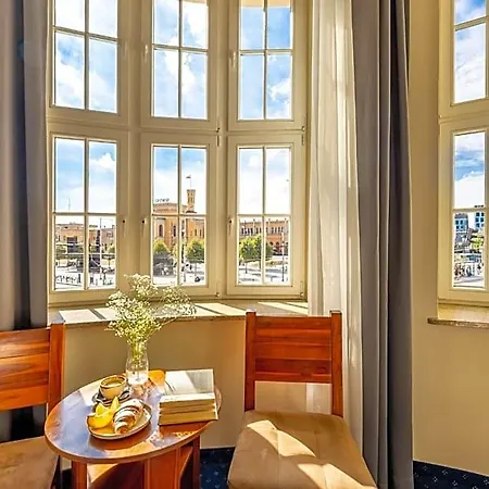 Hotel Piast Centrum 3*